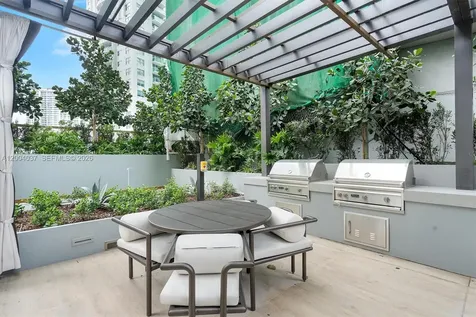 77 SE 5th Street Miami FL 33131