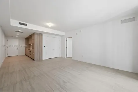 77 SE 5th Street Miami FL 33131