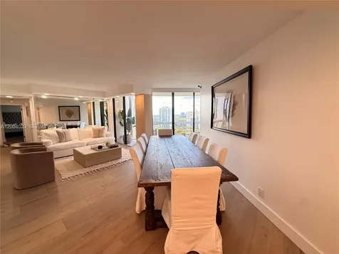 20185 E Country Club Drive Aventura FL 33180