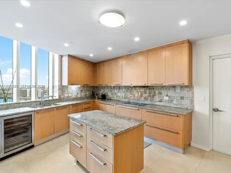 16001 Collins Avenue Sunny Isles Beach FL 33160