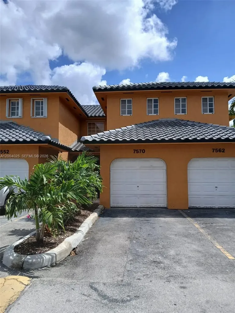 7570 NW 176th Terrace Hialeah FL 33015