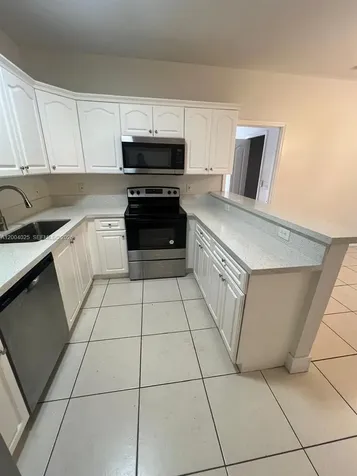 7570 NW 176th Terrace Hialeah FL 33015