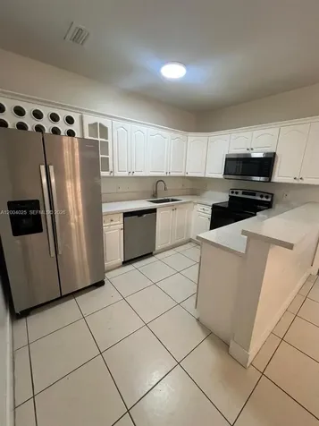 7570 NW 176th Terrace Hialeah FL 33015