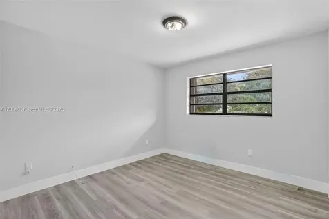2276 W 56th Street Hialeah FL 33016
