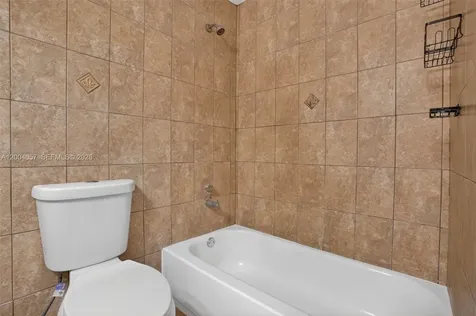 2276 W 56th Street Hialeah FL 33016