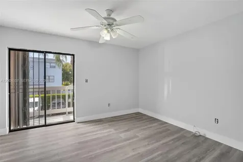 2276 W 56th Street Hialeah FL 33016