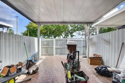 2276 W 56th Street Hialeah FL 33016