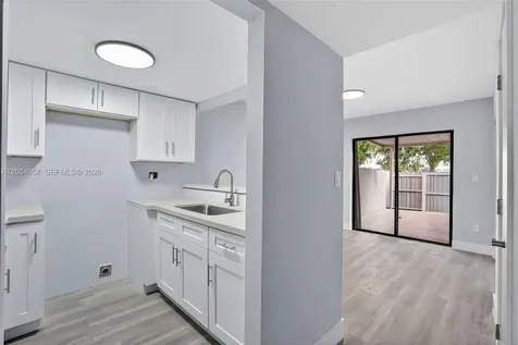 2276 W 56th Street Hialeah FL 33016