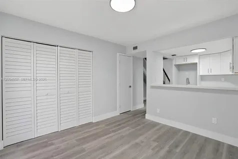 2276 W 56th Street Hialeah FL 33016