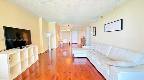 2501 S Ocean Drive Hollywood FL 33019