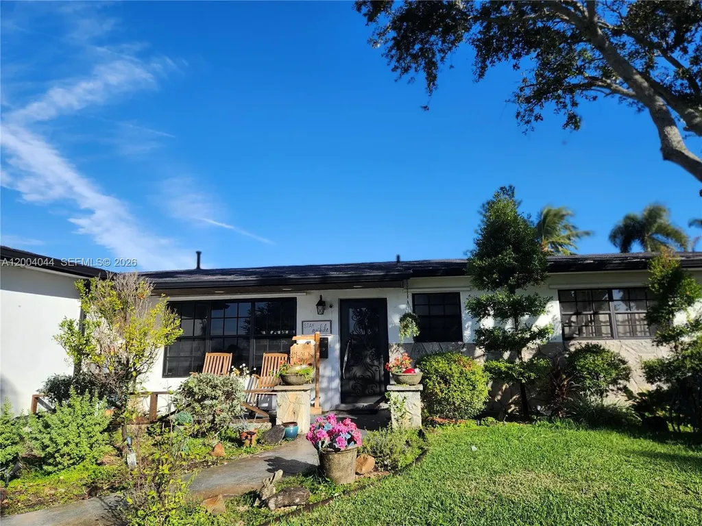 2251 NW 87th Terrace Pembroke Pines FL 33024