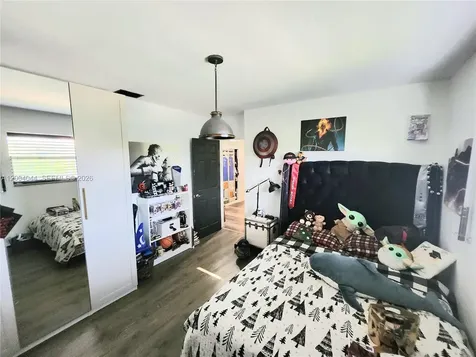2251 NW 87th Terrace Pembroke Pines FL 33024