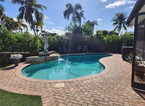 2251 NW 87th Terrace Pembroke Pines FL 33024