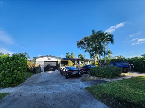 2251 NW 87th Terrace Pembroke Pines FL 33024
