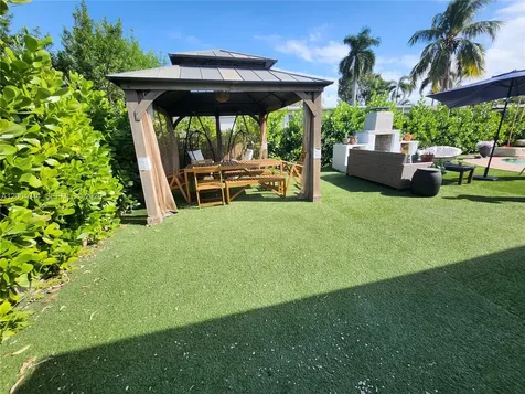 2251 NW 87th Terrace Pembroke Pines FL 33024
