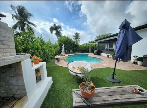 2251 NW 87th Terrace Pembroke Pines FL 33024