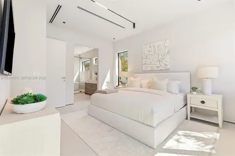 1748 SW 21st Terrace Miami FL 33145