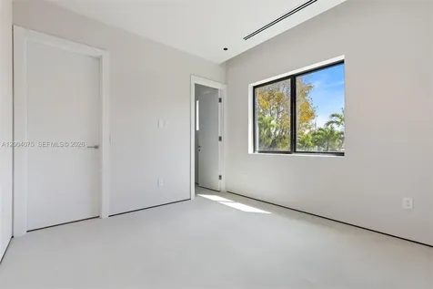 1748 SW 21st Terrace Miami FL 33145