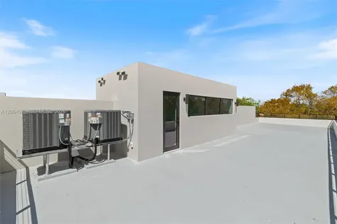 1748 SW 21st Terrace Miami FL 33145