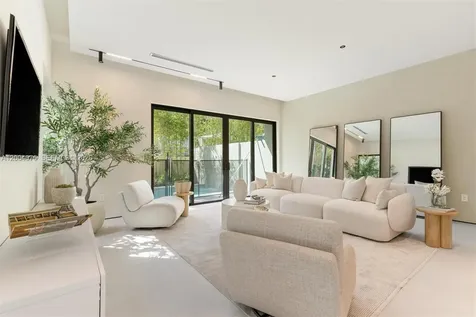1748 SW 21st Terrace Miami FL 33145