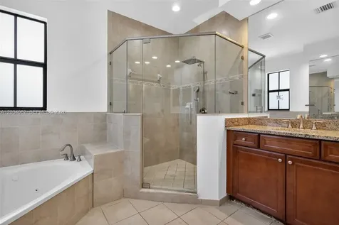 8895 NW 100th Place Doral FL 33178