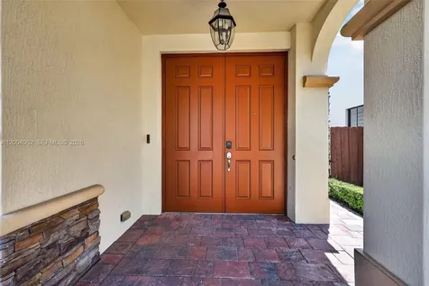 8895 NW 100th Place Doral FL 33178