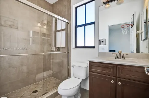 8895 NW 100th Place Doral FL 33178