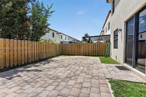 8895 NW 100th Place Doral FL 33178