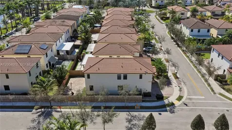 8895 NW 100th Place Doral FL 33178
