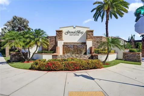 8895 NW 100th Place Doral FL 33178