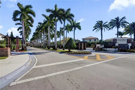 8895 NW 100th Place Doral FL 33178