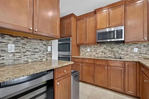 8895 NW 100th Place Doral FL 33178