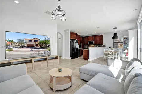 8895 NW 100th Place Doral FL 33178