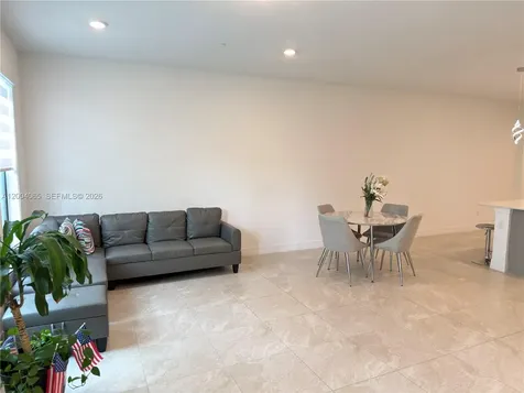 8344 NW 7th Place Plantation FL 33324