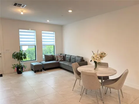 8344 NW 7th Place Plantation FL 33324