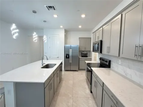 8344 NW 7th Place Plantation FL 33324