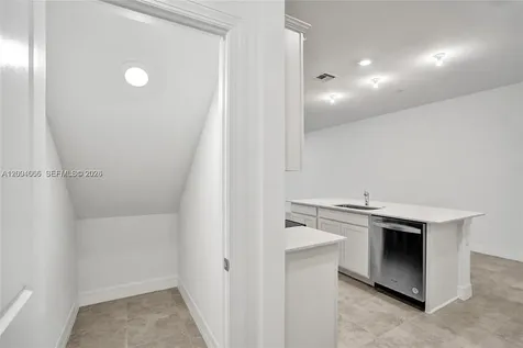 8344 NW 7th Place Plantation FL 33324