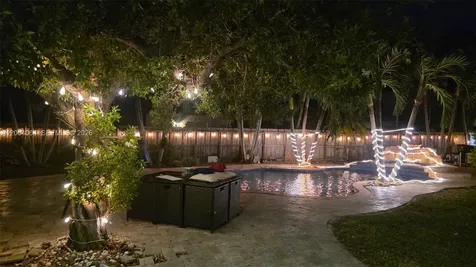 15465 SW 117th Street Miami FL 33196