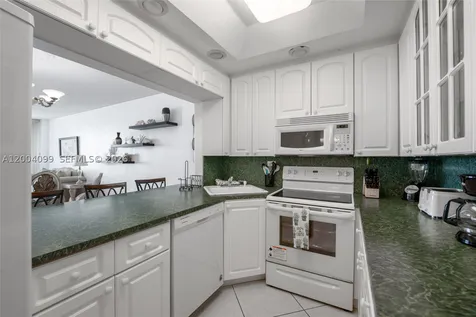 5601 Collins Avenue Miami Beach FL 33140