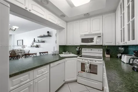 5601 Collins Avenue Miami Beach FL 33140