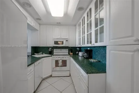 5601 Collins Avenue Miami Beach FL 33140