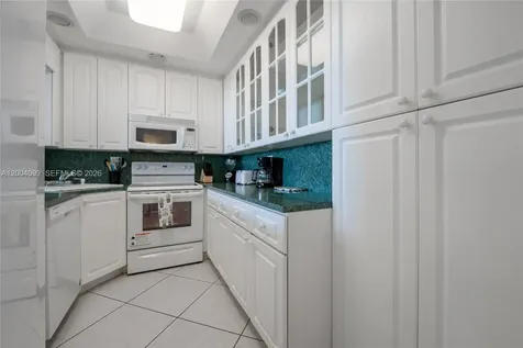 5601 Collins Avenue Miami Beach FL 33140