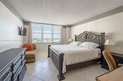 5601 Collins Avenue Miami Beach FL 33140