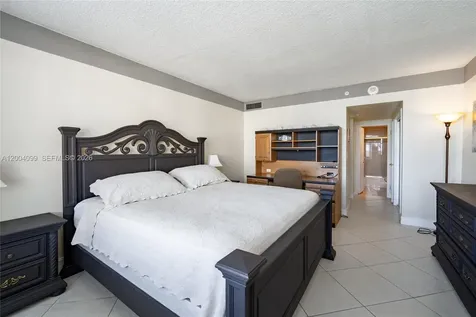 5601 Collins Avenue Miami Beach FL 33140