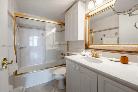 5601 Collins Avenue Miami Beach FL 33140