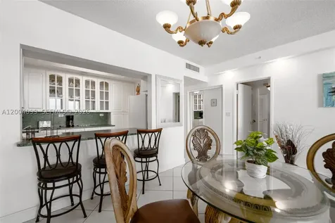 5601 Collins Avenue Miami Beach FL 33140