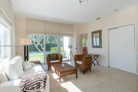 1123 Bay Drive Miami Beach FL 33141