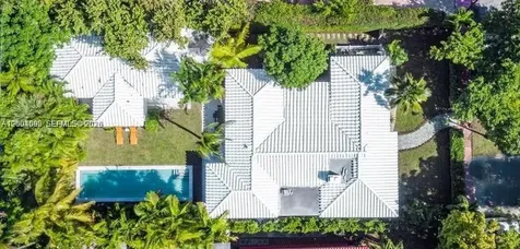 1123 Bay Drive Miami Beach FL 33141