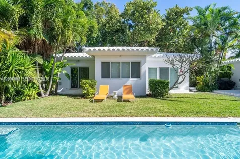 1123 Bay Drive Miami Beach FL 33141