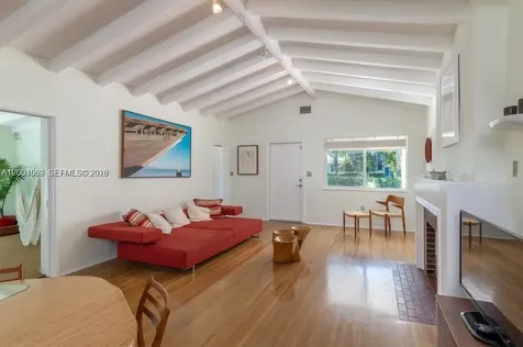 1123 Bay Drive Miami Beach FL 33141